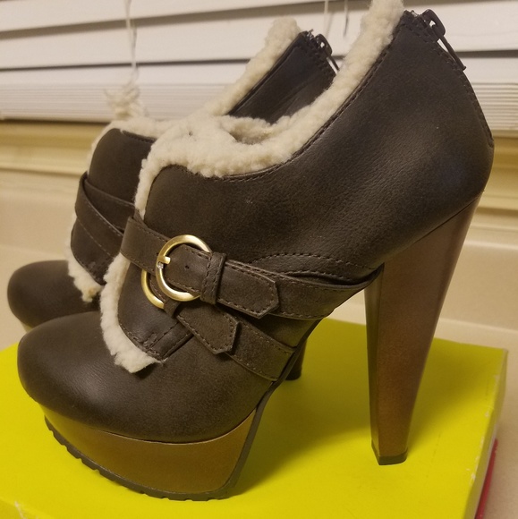 Winter Booties - Picture 2 of 5